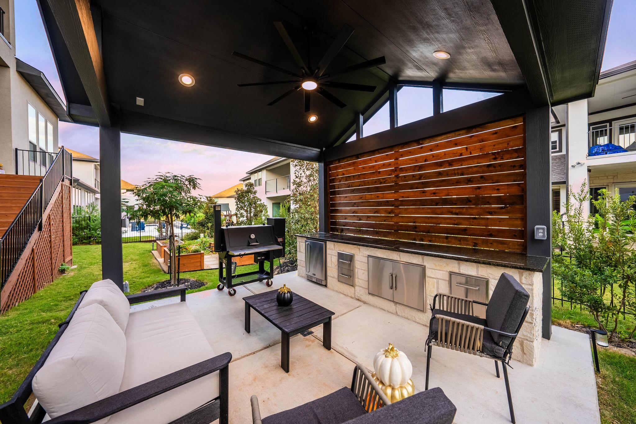 Outdoor Living Patio and Kitchen | Allied